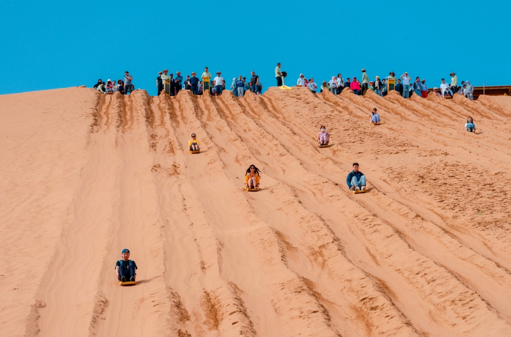 クブチ沙漠砂滑り